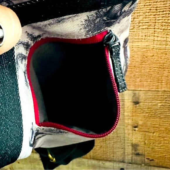 Dakine Jive Adjustable Crossbody Handbag - Picture 6 of 8